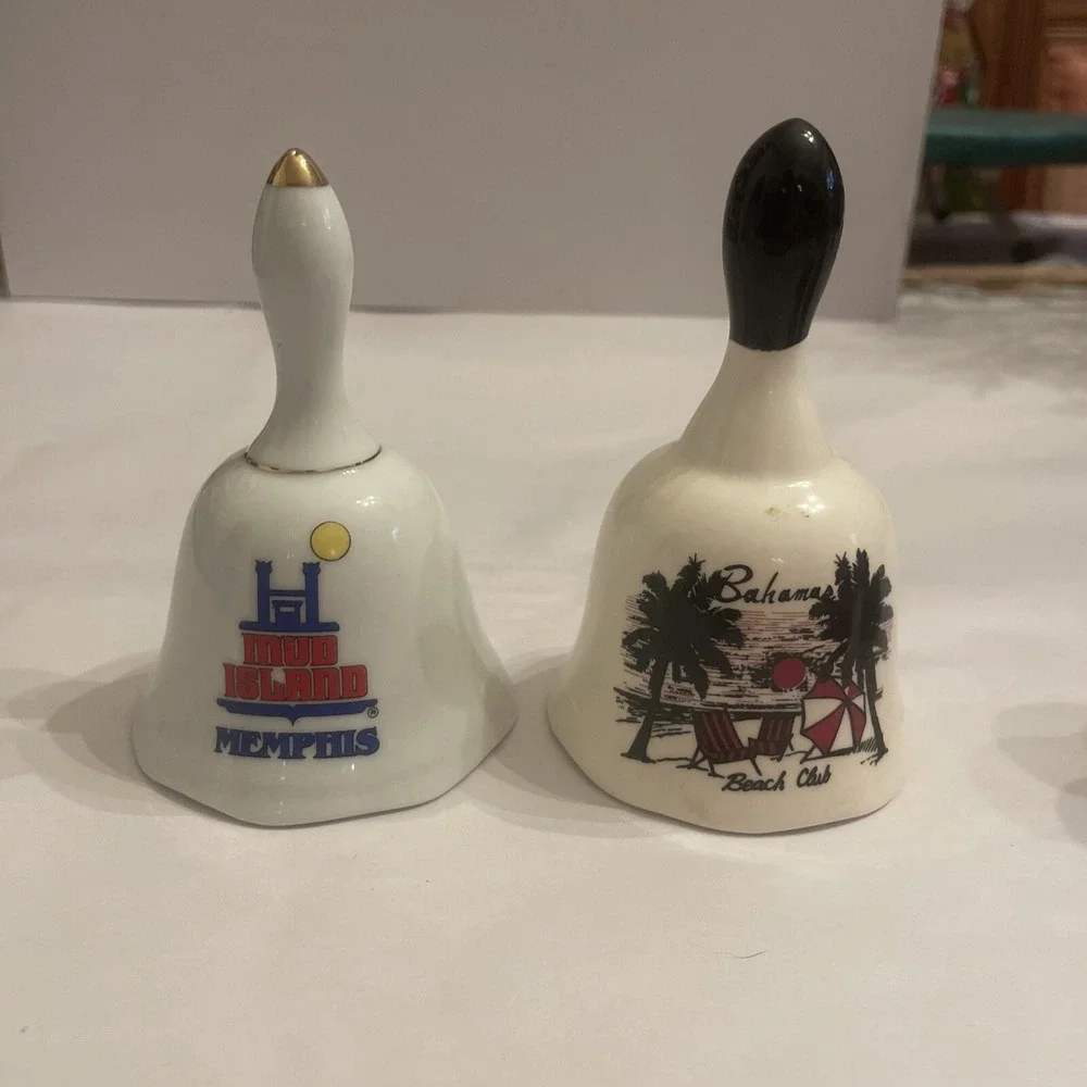 Vintage Souvenir Bells Memphis Mud‎ Island & Bahamas - Beach Club